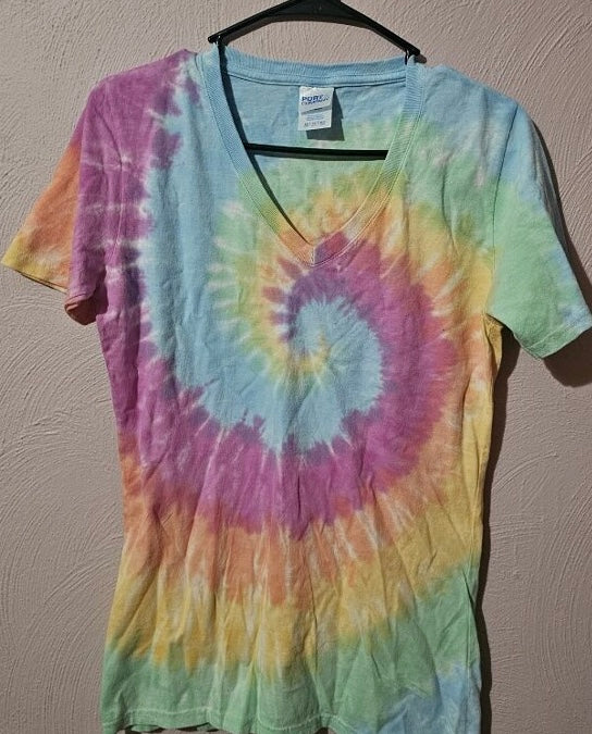 Classic Edition / Women's Tie-Dye V-Neck Tee – 100% Cotton Contoured Fit